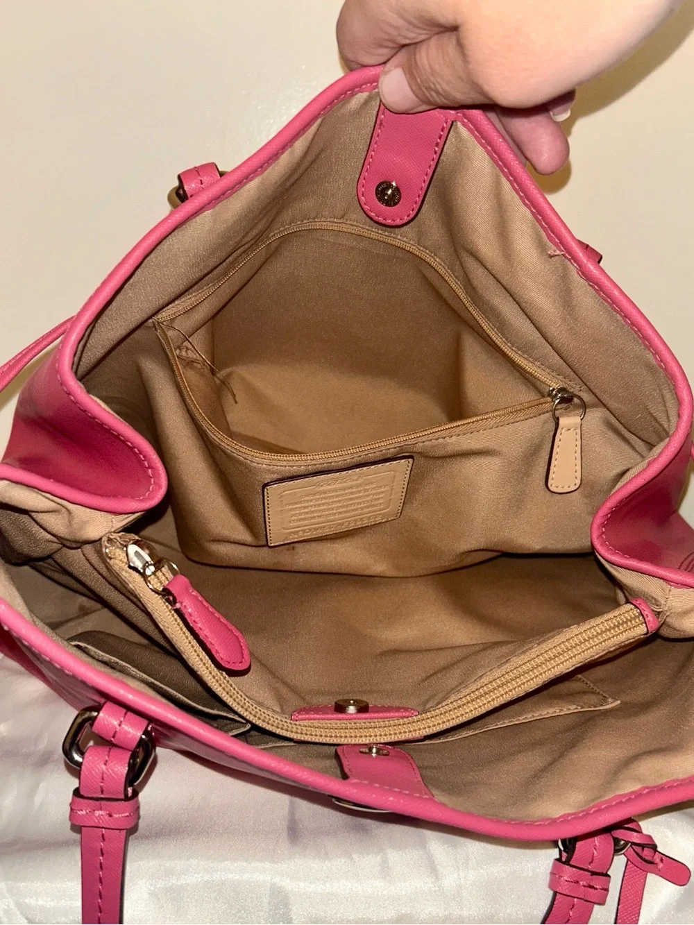 Coach Peyton Leather Drawstring Carryall Bag in the vibrant "Pomegranate" - Picture 12 of 12